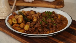 Aprendé a cocinar strogonoff de ternera con papines