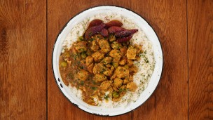 Aprendé a cocinar pollo al curry con arroz 