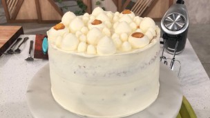 Sorprende con esta torta de banana sin harina