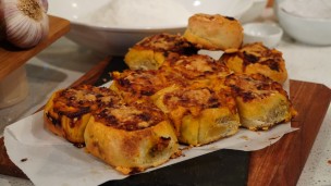 Tarta enrollada de humita gratinadas