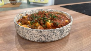 Aprendé a cocinar estofado de carne con albóndigas de pan