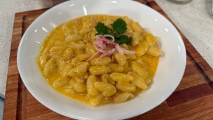Ñoquis de la mamma con salsa carbonara