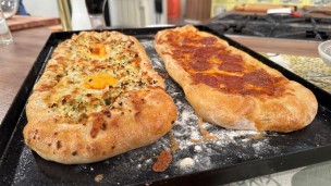 Aprendé a cocinar pizzas turcas