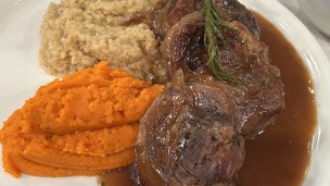 Medallón de bondiola con quinoa cremosa
