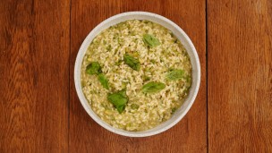 Aprendé a cocinar risotto con pesto de zucchini