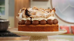Rica y fácil torta brownie de chocolate blanco y nuez