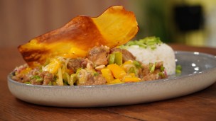 Aprendé a cocinar pollo al limón con arroz 