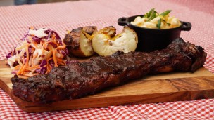 Ribs ahumada con ensalada y papas 