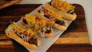 Sándwiches de albóndigas agridulces con pickle