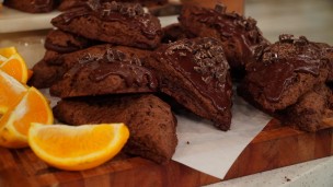 Riquísimos scons de chocolate y naranja