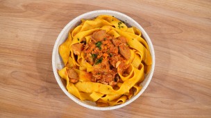Sorprende con estos papardelle con ragú de bondiola y hongos