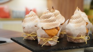Ricos y fáciles muffins de dulce de leche merengados