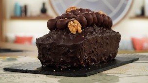 Rico y fácil budín de banana con crema de chocolate  