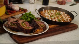 Roll rellenos con jamón, queso, rúcula y fideos crocante