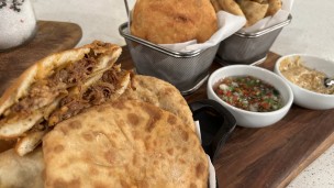 Increíbles torta fritas con asado braseado