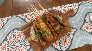 Pinchos de pollo a la provenzal con ensalada 