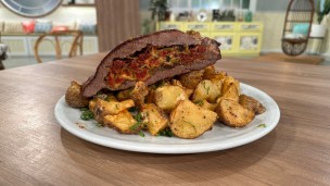 Tapa de asado rellena con papas rotas