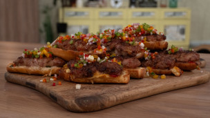 Sorprende con este choripán relleno