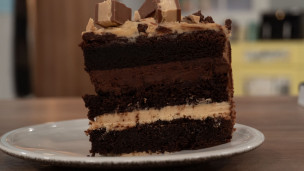 Rica y fácil torta de chocolate y maní