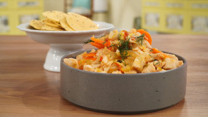 Aprendé a cocinar pollo al escabeche con crackers