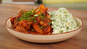 Ribs de cerdo a la miel con ensalada waldorf 