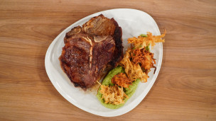 Increíbles bifes a la chapa con crema de palta