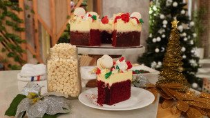 Corona red velvet y queso crema con chocolate blanco