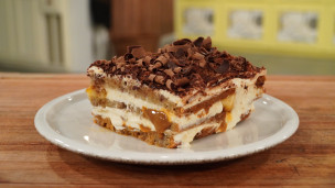 Aprendé a cocinar postre de bananas en fuente