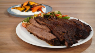 Riquísima tapa de asado con ensalada