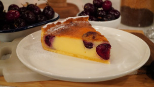 Riquísima tarta de crema suave y cereza