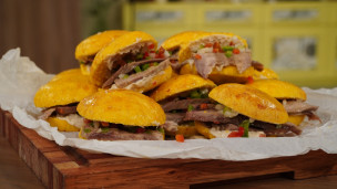 Riquísima lengua a la vinagreta en pan de calabaza