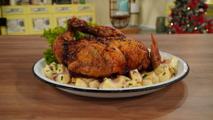 Increíble pollo relleno con ensalada de papa