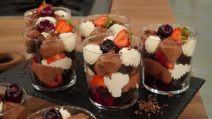 Rica y fácil copa selva negra 