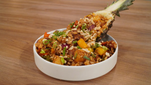 Aprendé a cocinar wok de pollo con arroz 