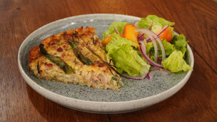 Aprendé a cocinar tarta de papa, puerro y panceta