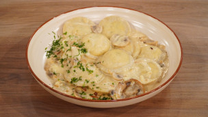 Aprendé a cocinar sorrentinos de pollo con salsa de hongos