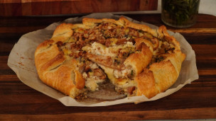 Aprendé a cocinar galette de peras queso azul y frutos secos