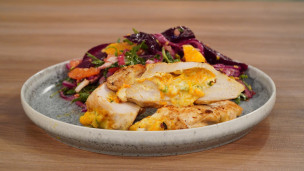 Aprendé a cocinar pechugas de pollo rellenas con ensalada