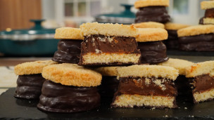 Aprendé a cocinar alfajores de cocolate