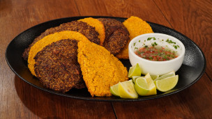 Aprendé a cocinar empanadas de quinoa, cebolla y queso azul