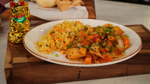 Pollo frito con almendras y salsa agridulce