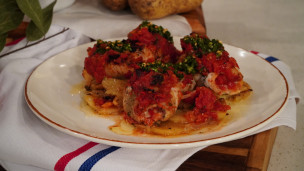 Ricos y fáciles paquetitos de pollo, puerro y panceta