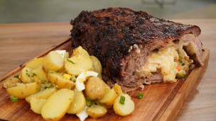 Aprendé a cocinar vacío relleno con ensalada de papas 