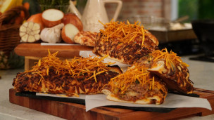 Sándwiches de albóndigas rellenas con batatas paille