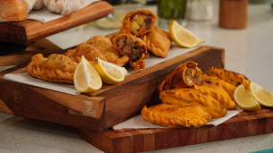 Aprendé a cocinar empanadas de carne cortada a cuchillo