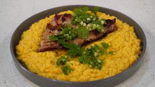 Aprendé a cocinar fideos moñito con salsa verde