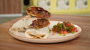 Sorprende con estos burritos de carne con verduras