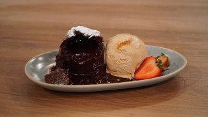 Sorprende con este volcán de chocolate