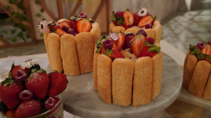 Riquísimos mini charlottes de vainilla y frutos rojos