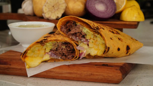 Burritos xl de ternera braseada y papas fritas